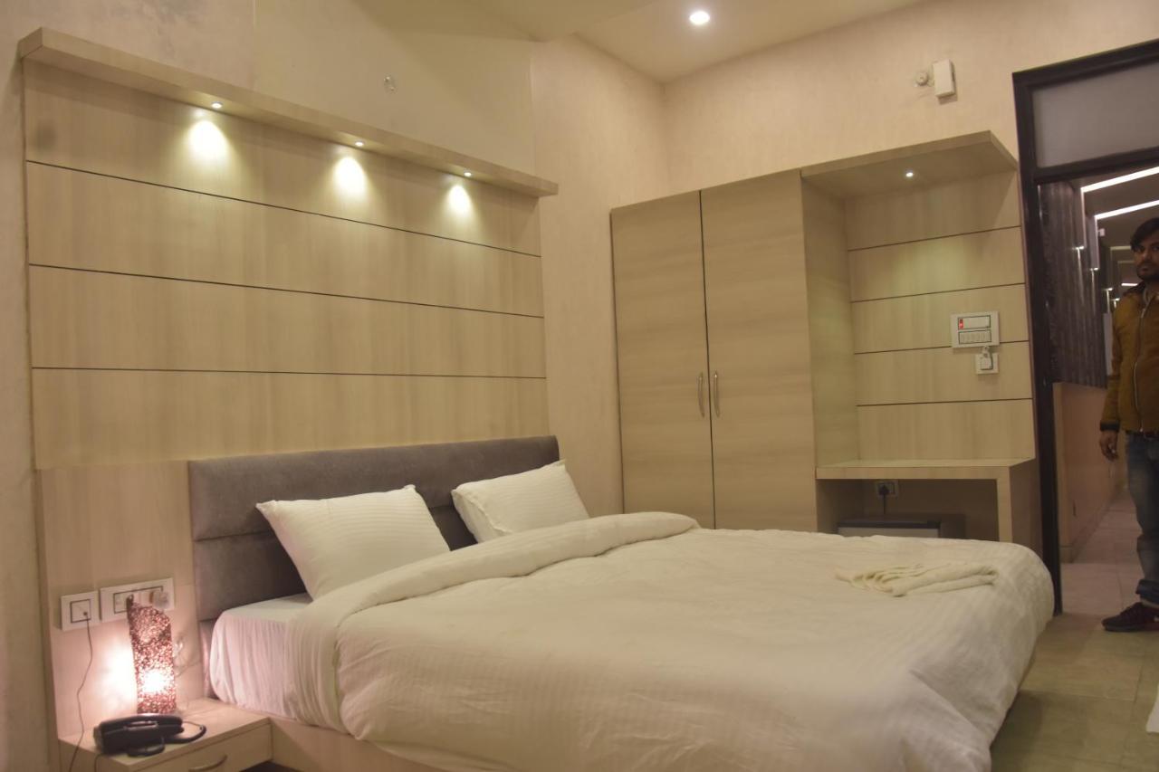 Hotel Mahendra Plaza Hardoi מראה חיצוני תמונה